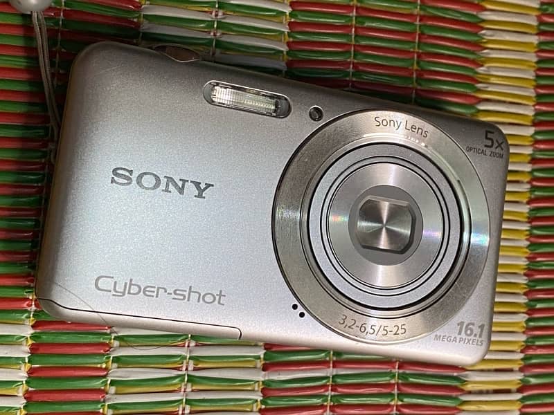 Antique/Vintage Camera Sony Cybershot in pefect condition 3