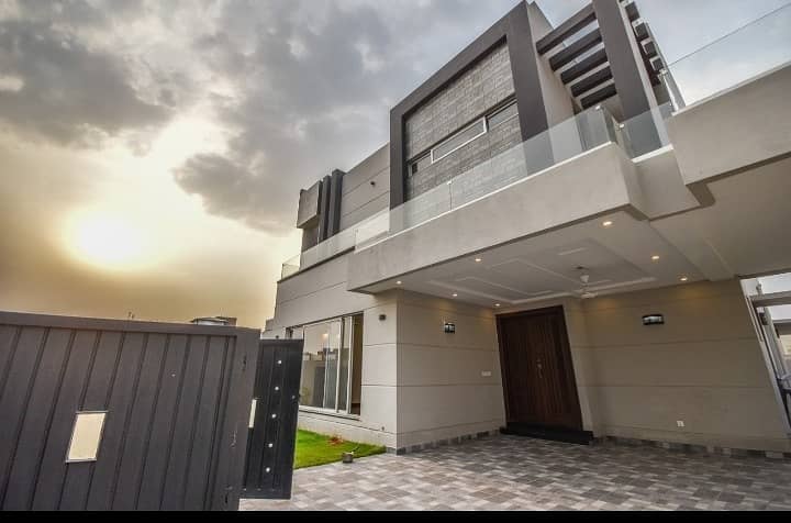 10 MARLA MODERN ELEVATION DESIGN HOUSE AVAILABLE FOR RENT IN DHA PHASE 2 BLOCK -V LAHORE. 2