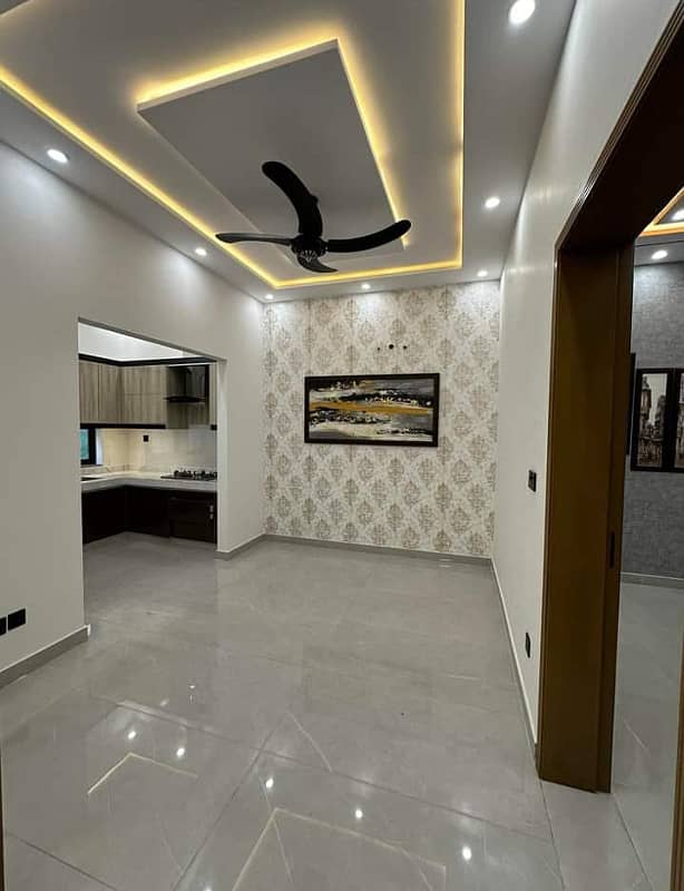 1 KANAL MODERN HOUSE AVAILABLE FOR RENT IN DHA PHASE 4 CC BLOCK LAHORE. 4