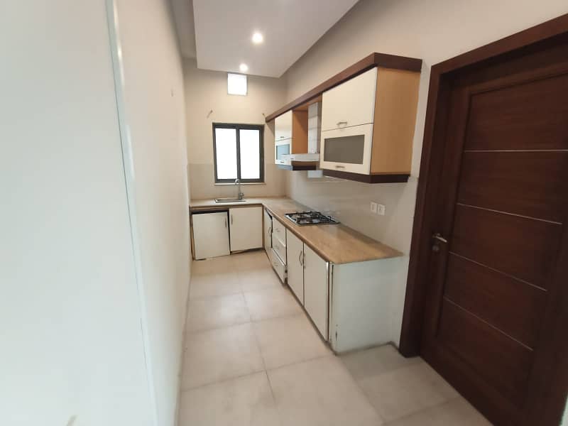 1 KANAL MODERN HOUSE AVAILABLE FOR RENT IN DHA PHASE 4 CC BLOCK LAHORE. 6