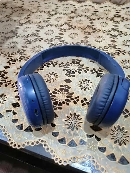 Sony brand lush headphones 5