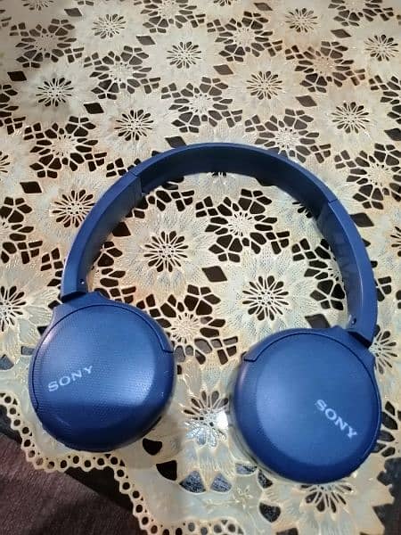 Sony brand lush headphones 6