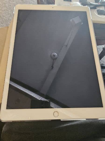 ipad pro 12.9 inch 2nd generation 4