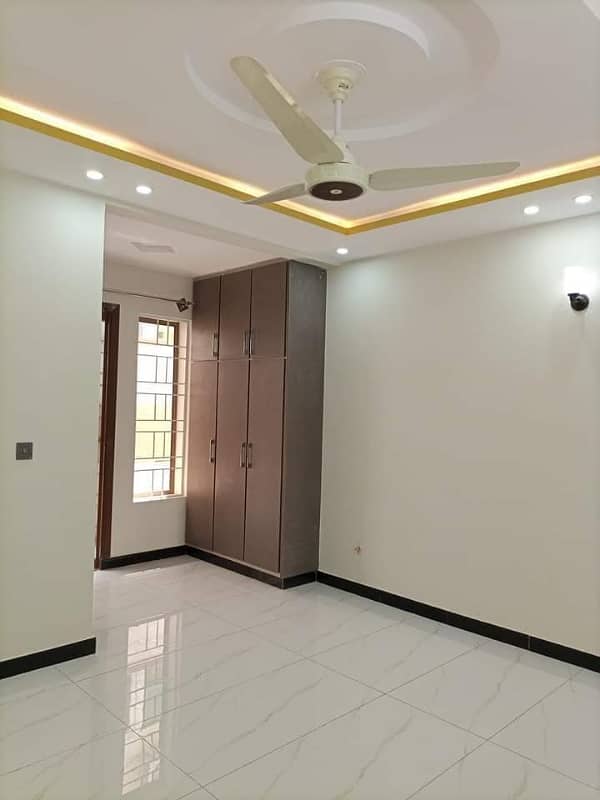 5 Marla Beautiful House Available For Sale In Johar Town 14