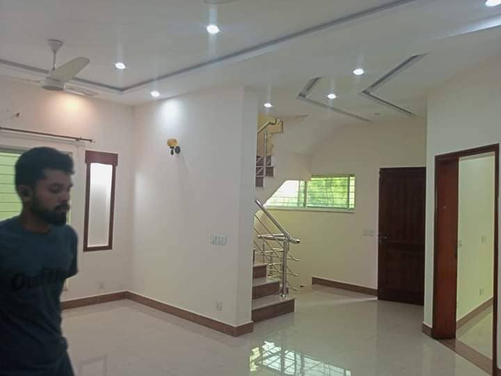 5 Marla Beautiful House Available For Sale In Johar Town 21