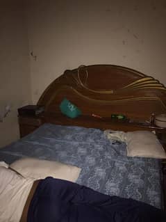 2 DOUBLE BED 2 DRESING TABLE 1 SAFE ALMARI METAL