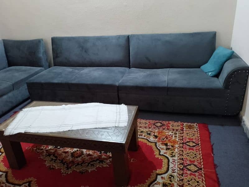 top notch quality L shaped sofa with unique modern design 0