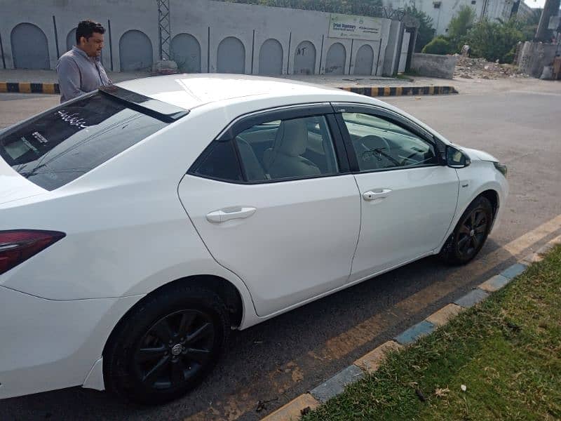 Toyota Corolla Altis 2017 13