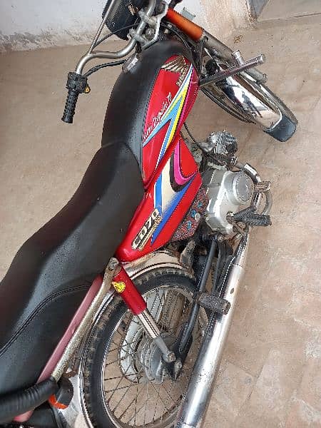 CD 70 Motorcycle 5