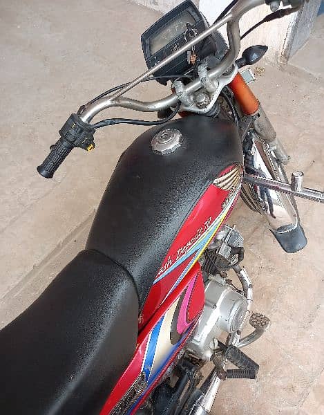 CD 70 Motorcycle 6