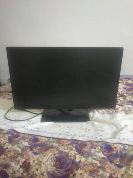 24 inch samsung l. E. D 1