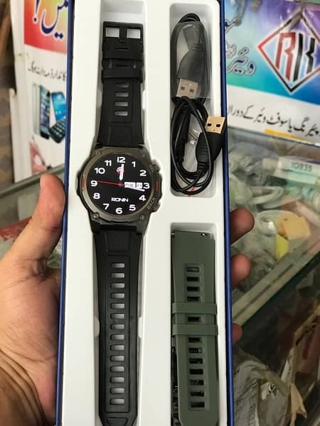 Ronin R-011 Luxe Smart watch just box open 0