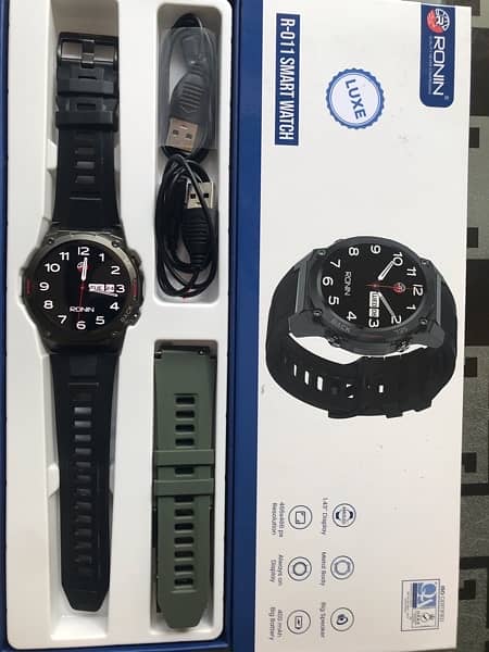 Ronin R-011 Luxe Smart watch just box open 2