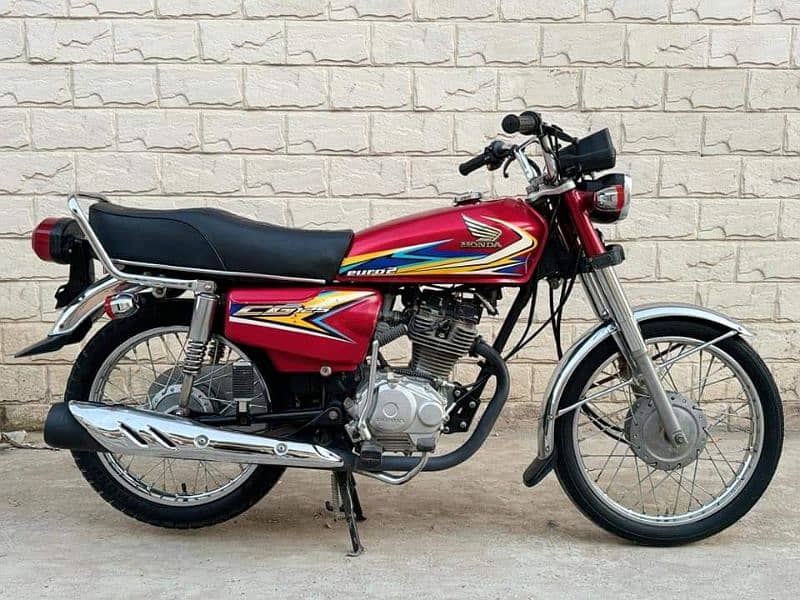 Honda CG125 Bike For Sale  (Call Number;03257844814) 1