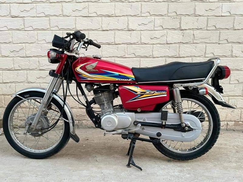 Honda CG125 Bike For Sale  (Call Number;03257844814) 2