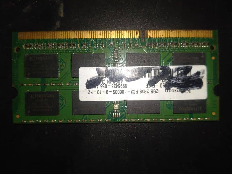 Samsung 4GB 2Rx8 DDR3 PC3 and Kingston 2GB 2Rx8 DDR3  PC3 Laptop RAM 1