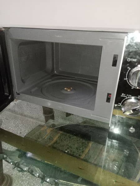 Haier Solo microwave oven 3