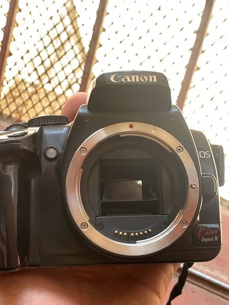 Canon 400D DSLR with Bag and Camera Lens. 3