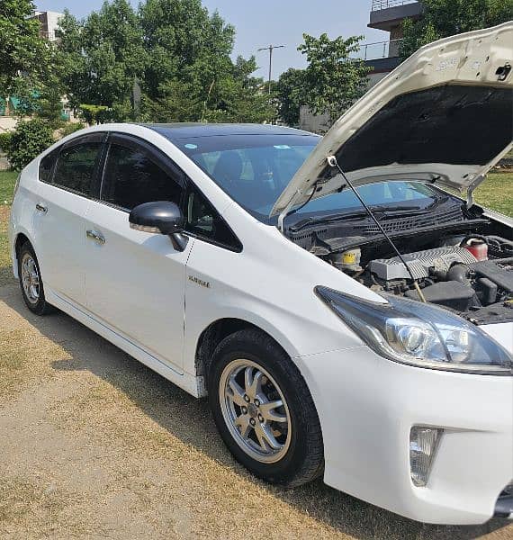 Toyota Prius 2013 4