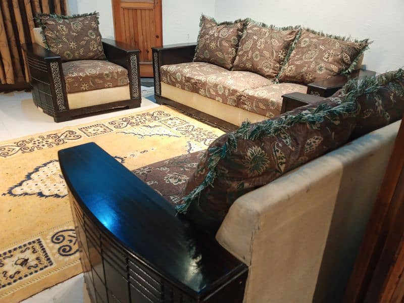 slightly used sofa set 3 2 1 seater call 03124049200 1