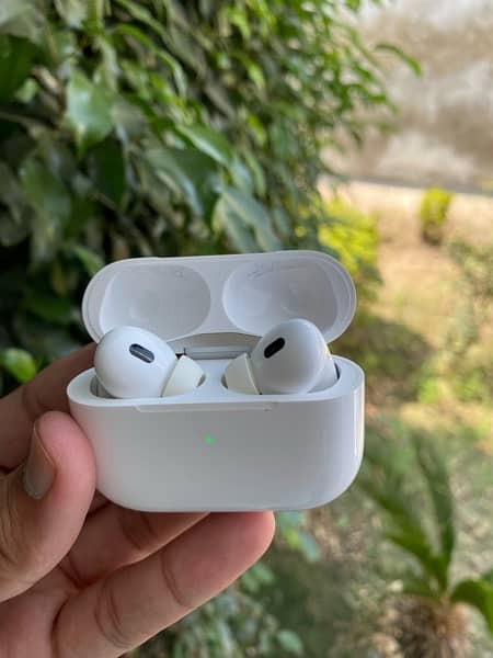 Apple Airpods pro 2nd generation (Type-C) 0