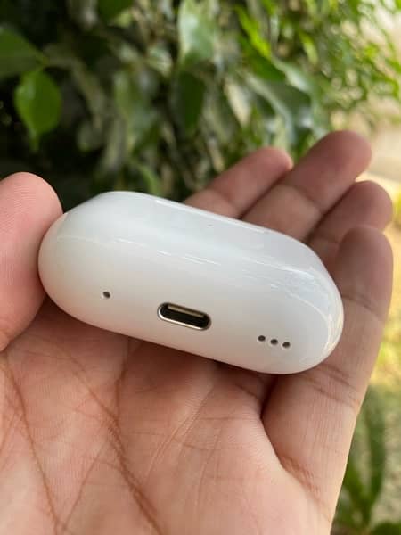 Apple Airpods pro 2nd generation (Type-C) 1