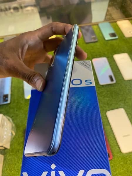 vivo y 20s 4/128 gb with box charger original 2