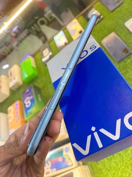 vivo y 20s 4/128 gb with box charger original 3