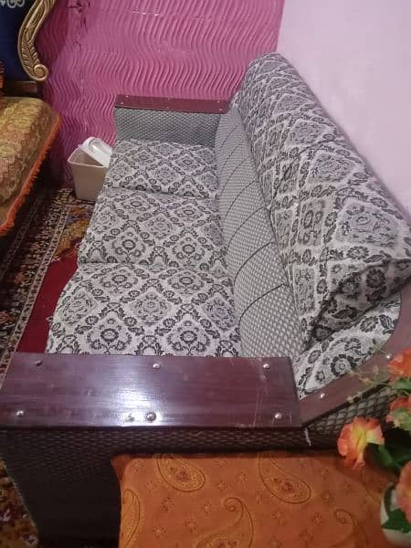 sofa set 3 2 1 gud condition urgent sale 1