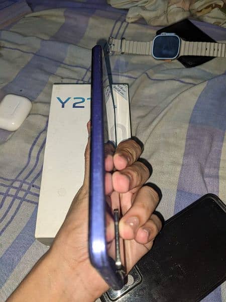 VIvo Y21A with box 5