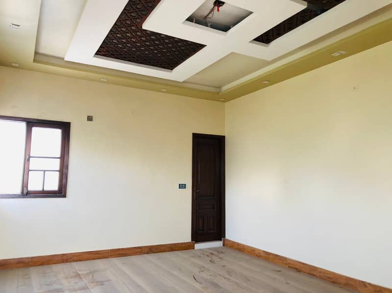 600 yards 3 bed dd 2nd floor portion for rent in johar 5