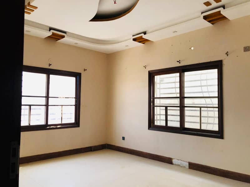 600 yards 3 bed dd 2nd floor portion for rent in johar 8