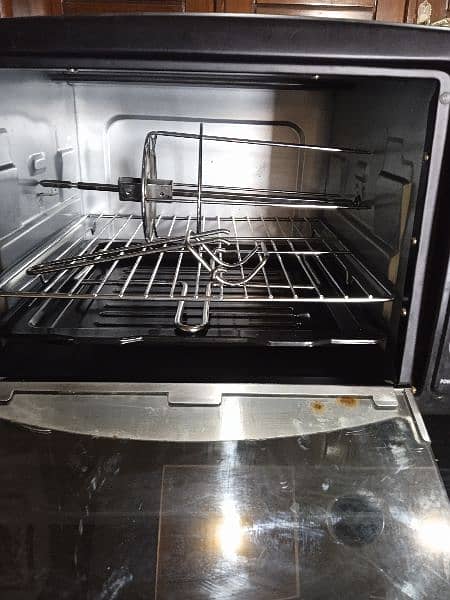 electrict oven.     contect# 03000829333 1