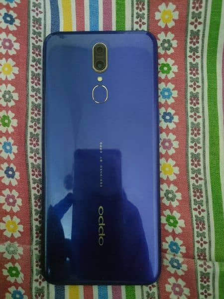 Oppo f11 6gb 128gb with original charger box 1