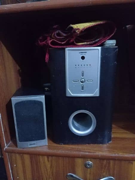 Samsung original tower speaker. with Geepas woofer free 3