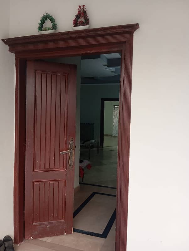 10 MARLA 2.5 STOREY HOUSE FOR SALE IN SHOKAT KHANAM ROAD LAHORE. 3