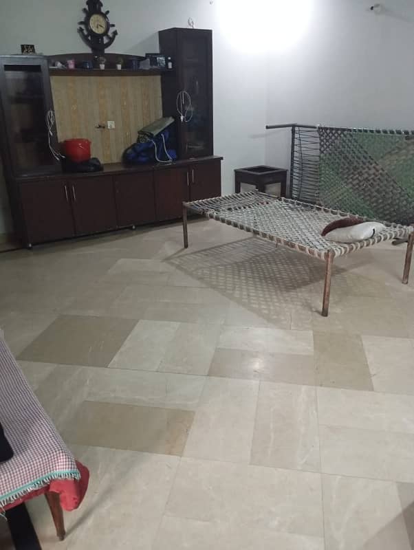 10 MARLA 2.5 STOREY HOUSE FOR SALE IN SHOKAT KHANAM ROAD LAHORE. 7