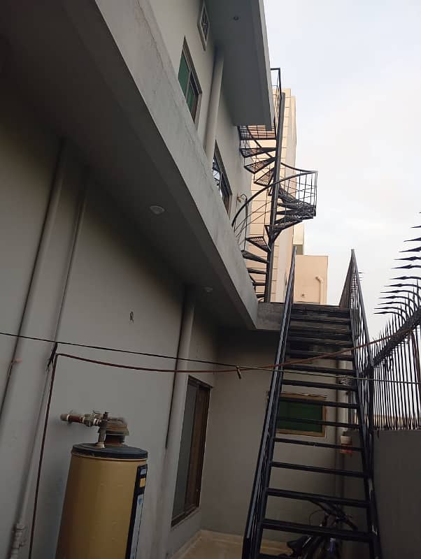 10 MARLA 2.5 STOREY HOUSE FOR SALE IN SHOKAT KHANAM ROAD LAHORE. 17