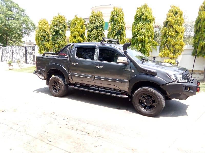 Toyota Hilux 2005 1