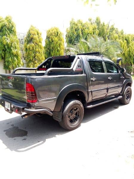 Toyota Hilux 2005 4