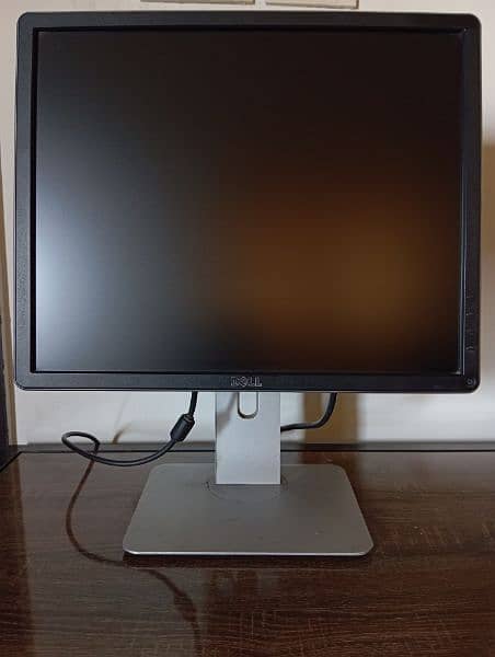 DELL MONITOR IN GOOD CONDITION 0