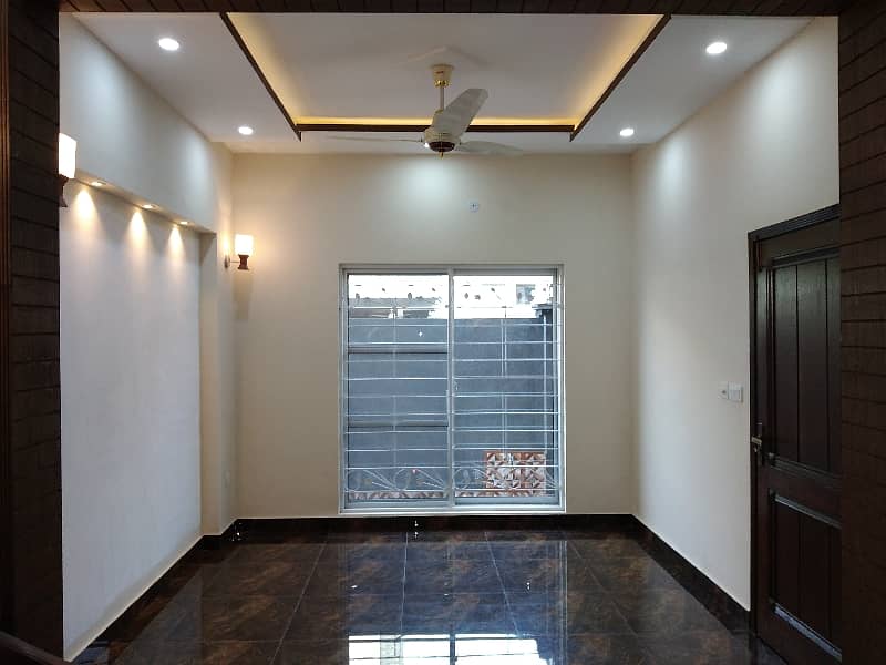 10 Marla House For Sale In Punjab Coop Housing Society 4