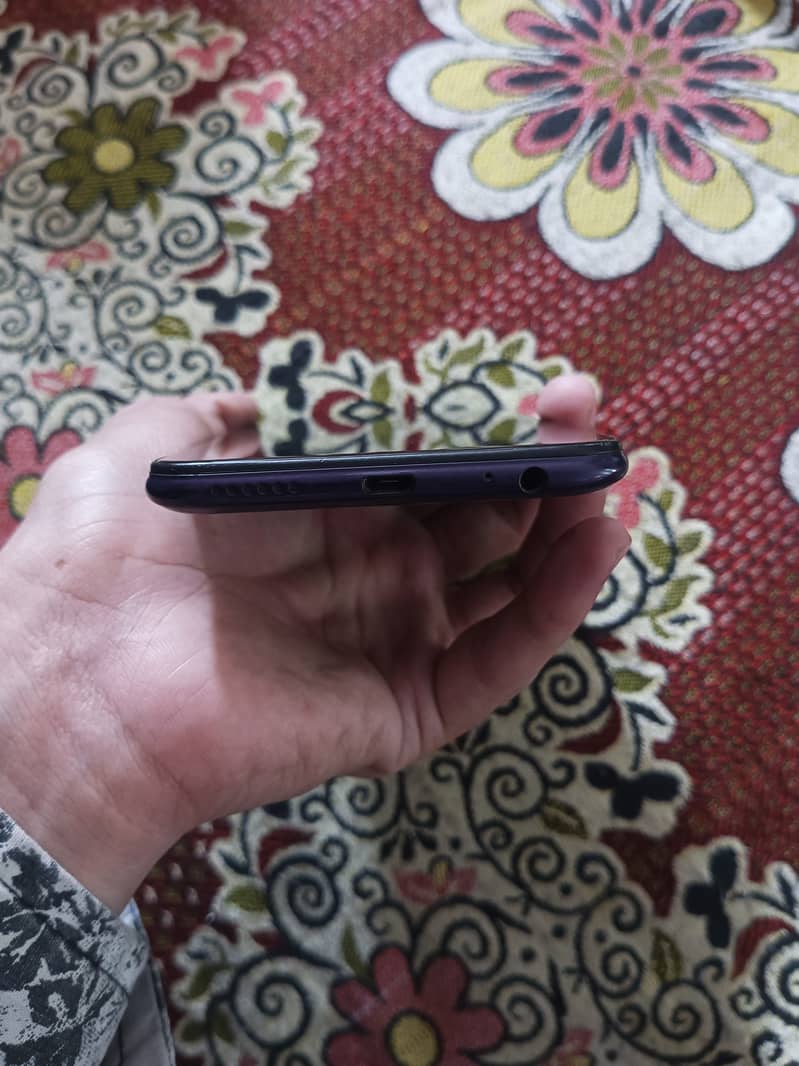 Infinix Hot 8 Lite 10/9.5 Condition 4