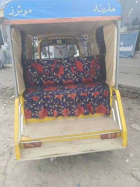 rozgaar 6seater rikshaw 4