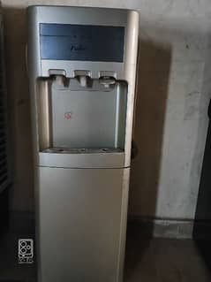 Water dispenser in working condition