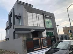 10 MARLA BRAND NEW LUXURY 5 BED HOUSE IS AVAILABLE FOR SALE IN EDEN CITY,LAHORE 0