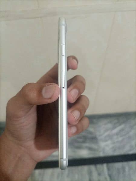 IPHONE 8 ( 64GB NON PTA HAI ) FINAL PRICE 1