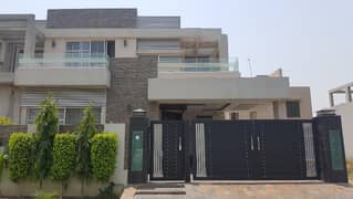 10 MARLA BEAUTIFUL HOUSE FOR RENT IN PARAGON CITY