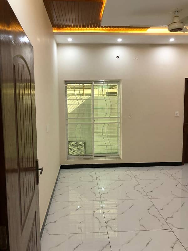 5 MARLA BEAUTIFUL HOUSE FOR RENT IN PARAGON CITY 4