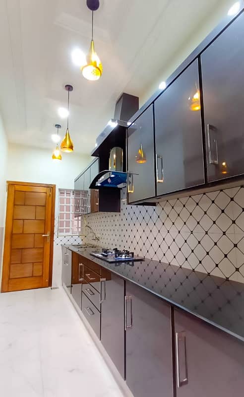 5 MARLA BEAUTIFUL HOUSE FOR RENT IN PARAGON CITY 2